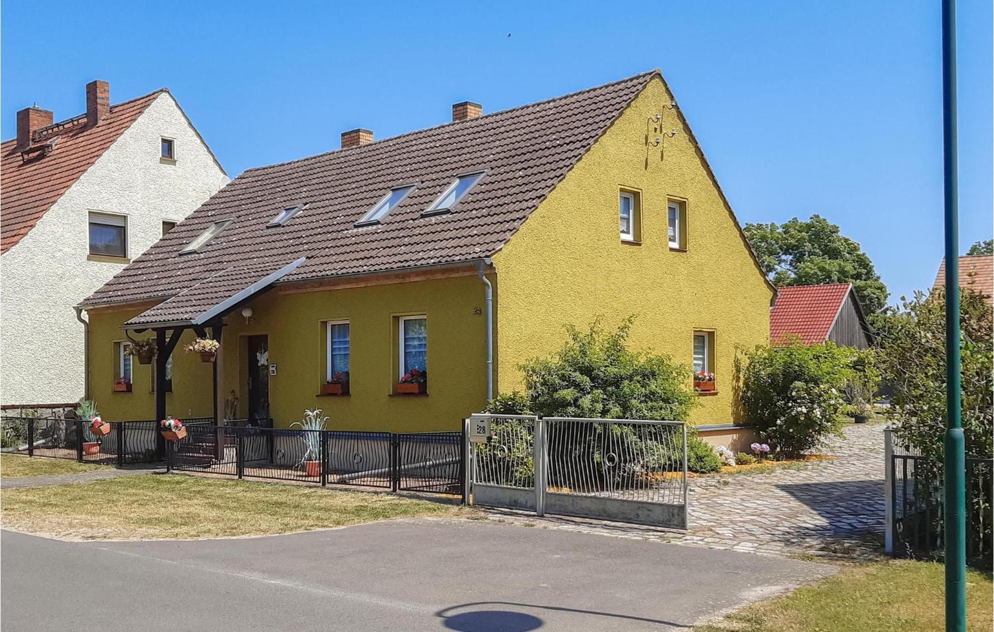 Nice Home In Neu Zauche Ot Caminche With Wifi Caminchen Eksteriør billede